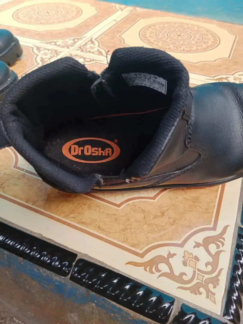 Sepatu safety DROSHA