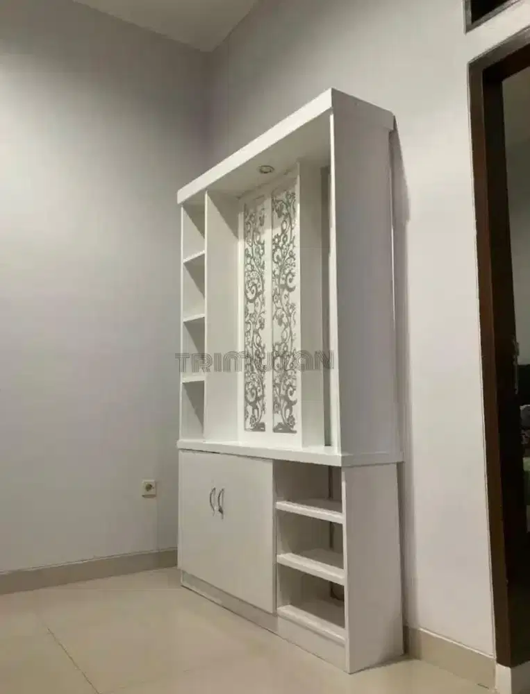 Dijual Cepat Lemari Partisi Putih Elegan Murah