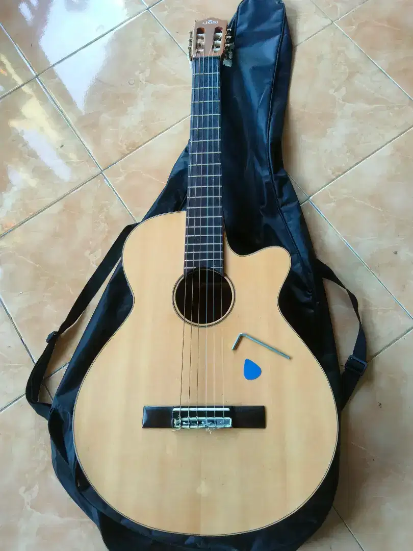 Gitar original lokal JGS klasik nylon pakai preamp elektrik EQ