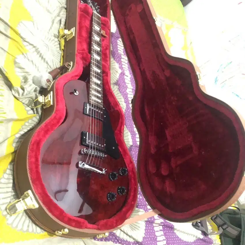 gibson les paul studio wine red 2022