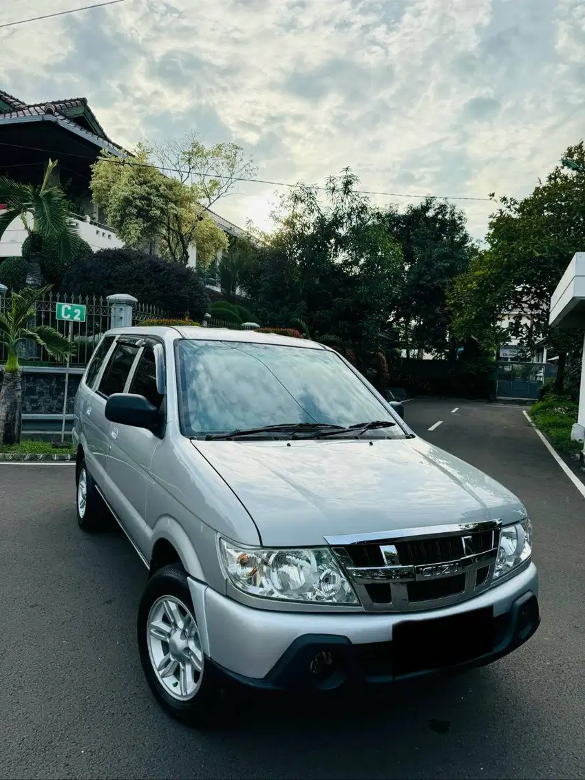 Isuzu Panther LV Turbo Diesel Tgn1, Siap Gass Luar Kota