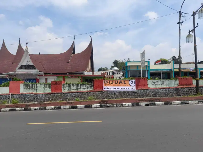 lahan luas dan bangunan resto simpang lima d imainroad cipanas cianjur