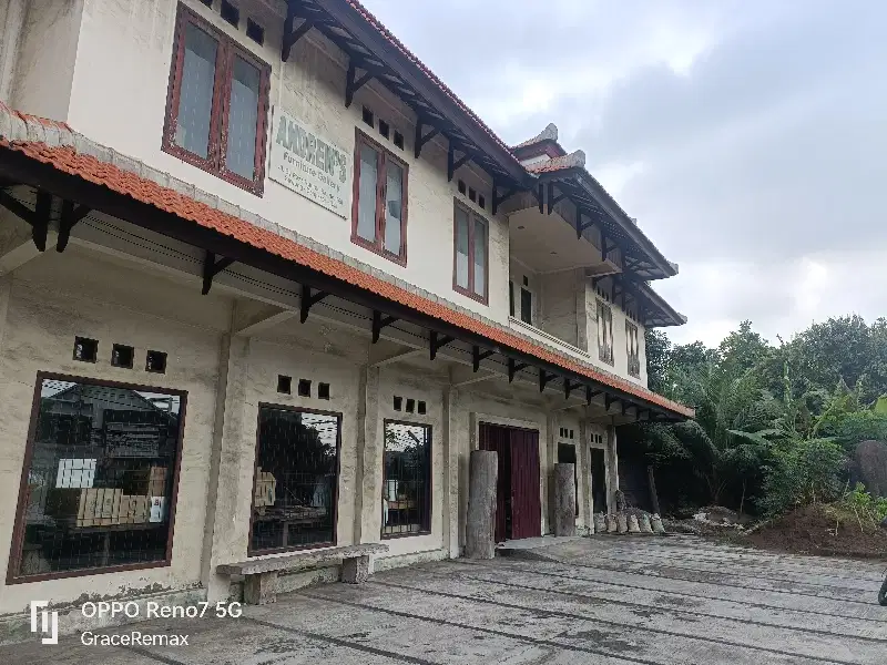 Ruko Gandeng di Denpasar Selatan, ex Furniture Galeri