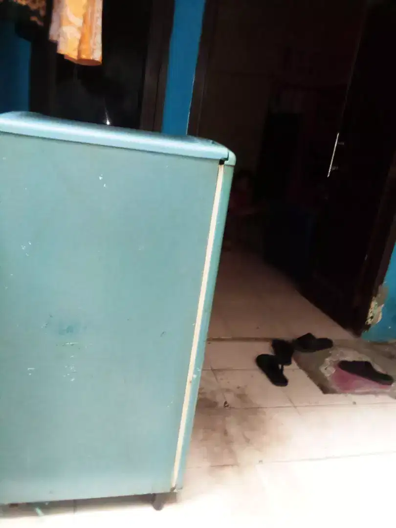 Di jual kulkas 1 pintu merek sanyo super dinggin