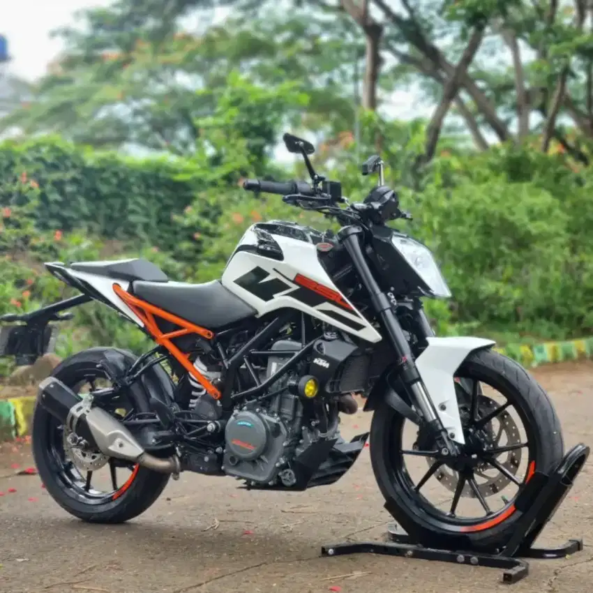 KTM DUKE 250 ABS TAHUN 2019 LOW KM 5K PAJAK PANJANG