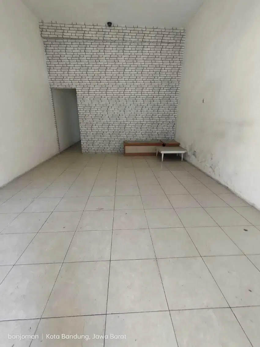 Dijual Atau Sewa Ruko 2,5 Lantai Strategis Area Sutami Sukajadi