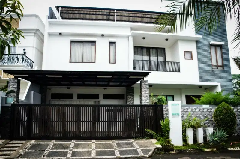 di jual rumah harga murah full furnish di modernland