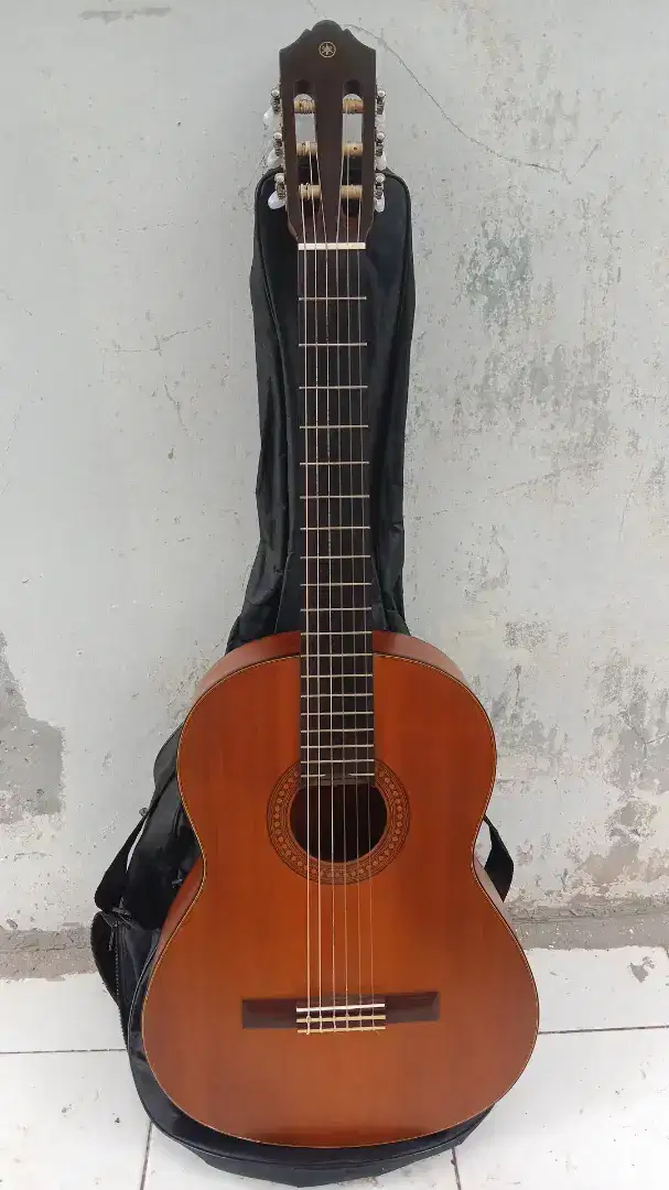 Dijual gitar klasik yamaha Tipe tinggi Cg122Mc(top solid cedar)