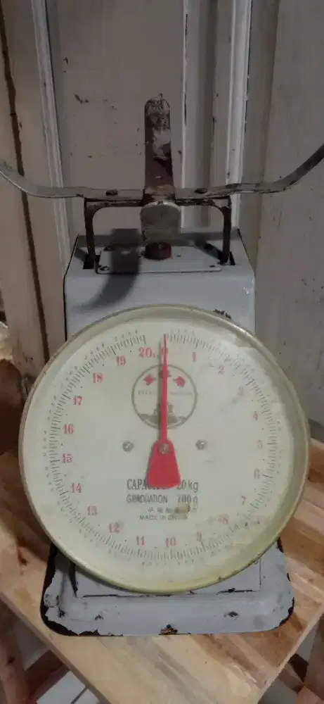 Timbangan duduk 20kg merk five goats mulus