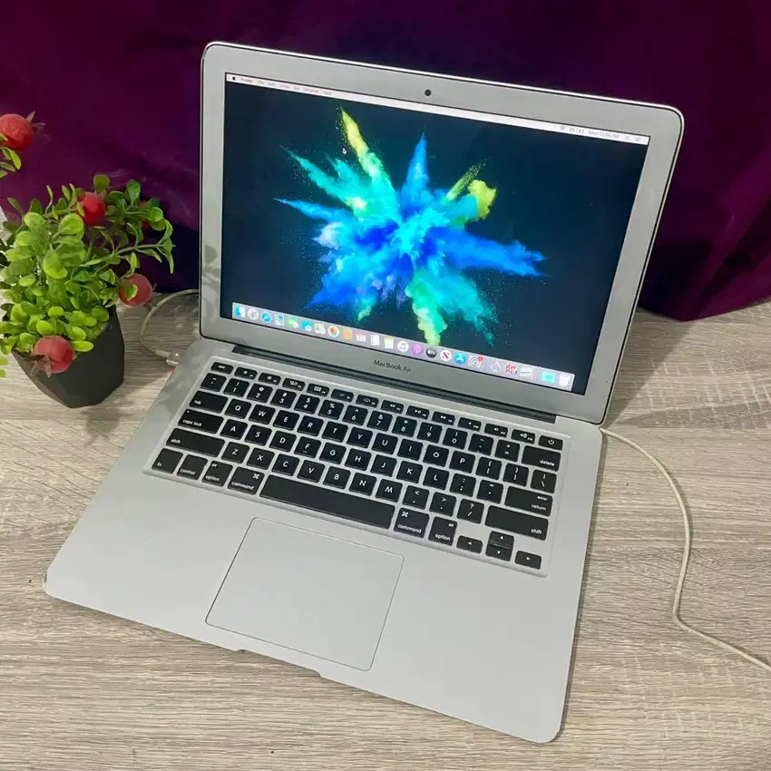 MacBook Air 2015 13inch i5 4/128