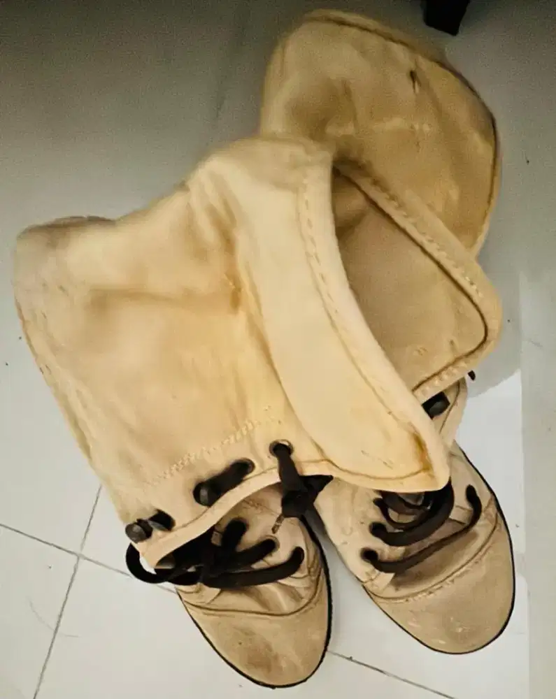 Sepatu boots wanita keren