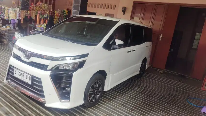 Jual cepat toyota voxy 2017