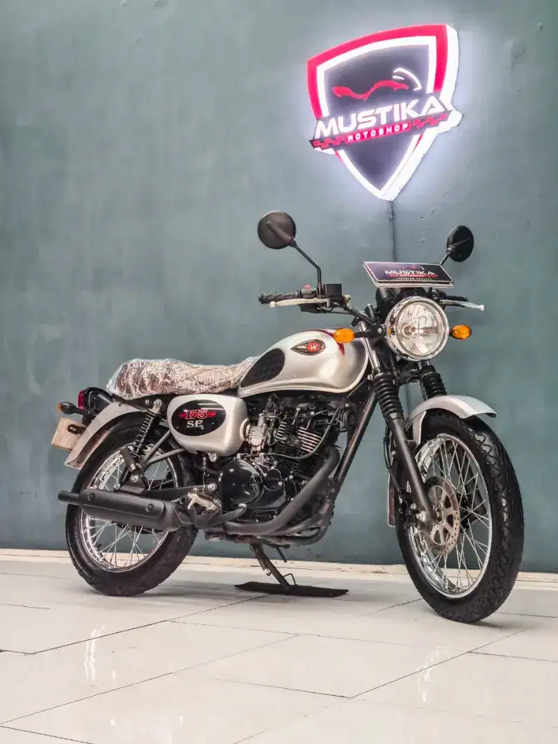 TERMURAH‼️ Kawasaki W175 SE Pmk 2022 Silver Favorit
 Mustika motoshop