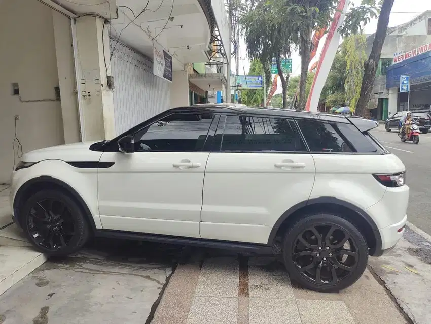 Dijual RANGE ROVER evoque 2.0L AT 2014 plat B