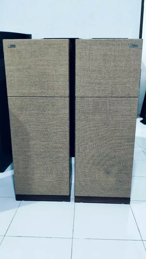 Speaker Floorstand merk Celestion Ditton 662