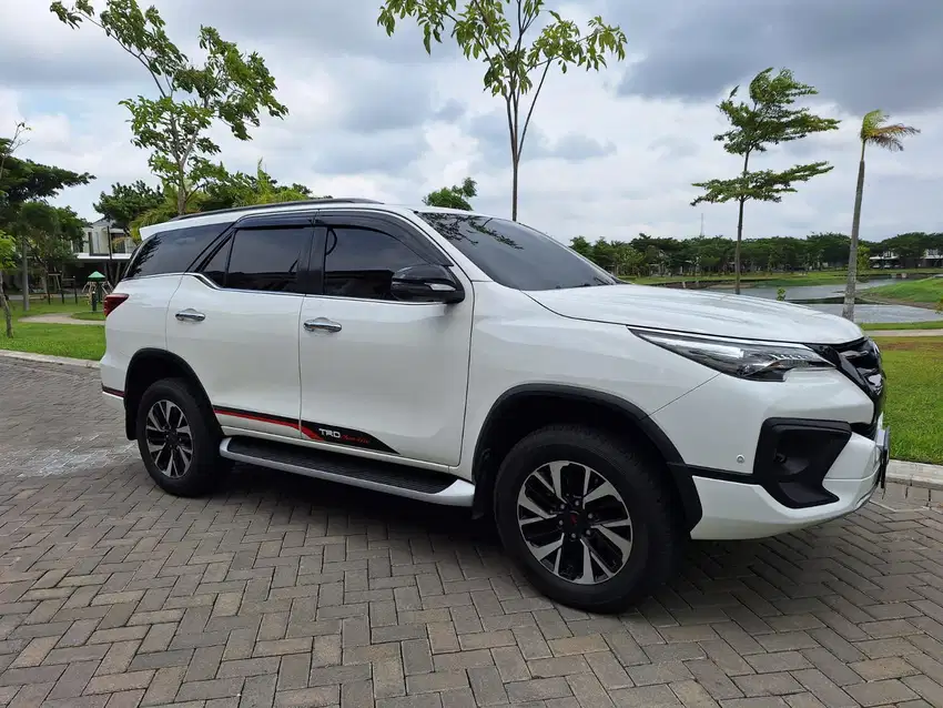 New Fortuner VRZ TRD putih automatic 2018 terawat dari baru