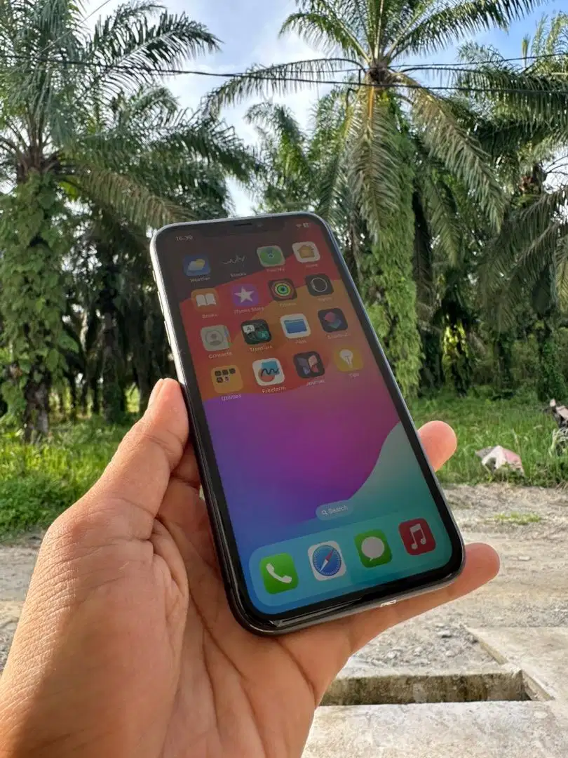 IPHONE 11 128GB, BLACK - RESMI BEACUKAI - ANTI BLOKIR (LENGKAP)