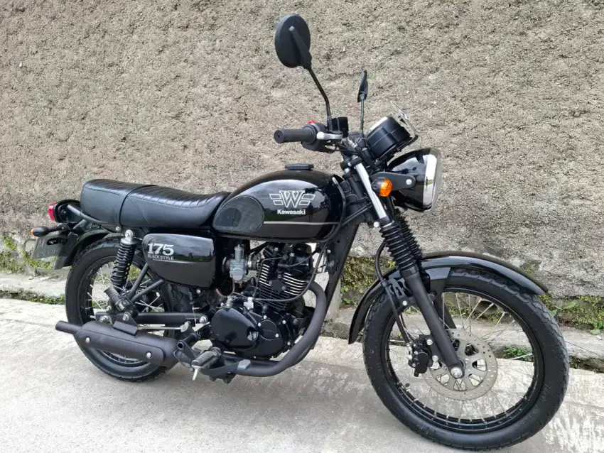 W175 SE Hitam KM 7rb Mulus 97% Kawasaki W 175 Black Style 2022