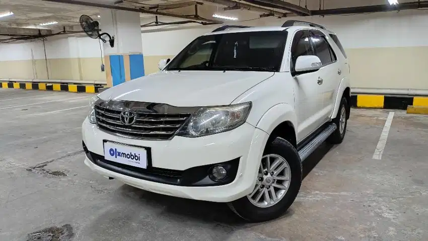 DP Rendah  9,5JT Toyota Fortuner 2.7 G Luxury Bensin-AT 2013 Putih