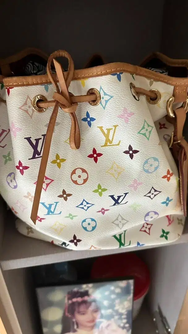 Louis vuiton monogram bucket bag