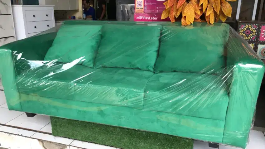 Sofa tiga dudukan tebal dan kuat