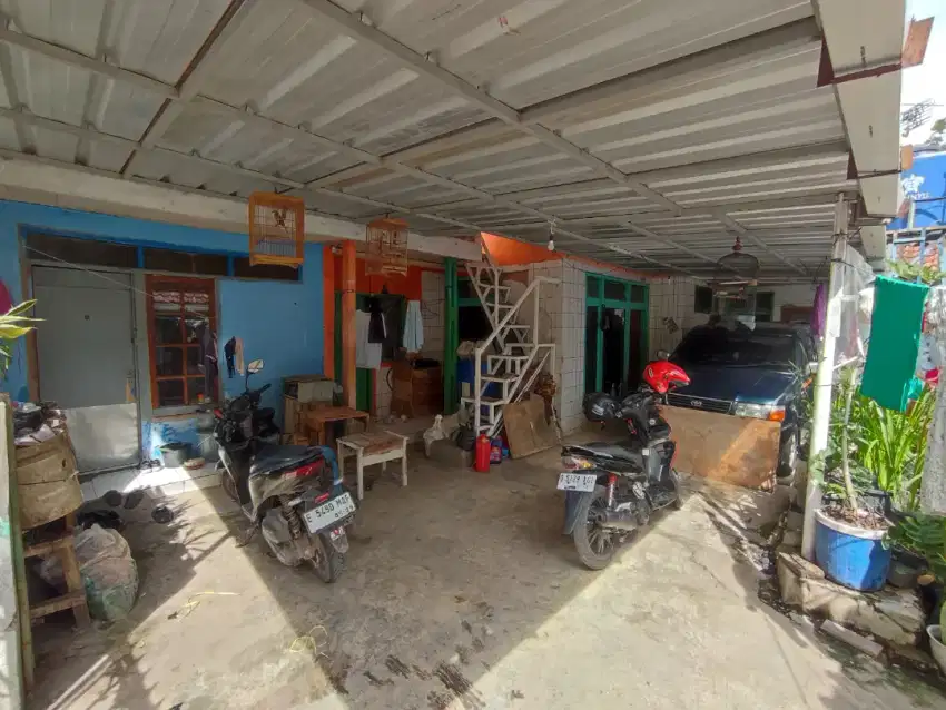 Jual rumah + 10 kamar kontrakan