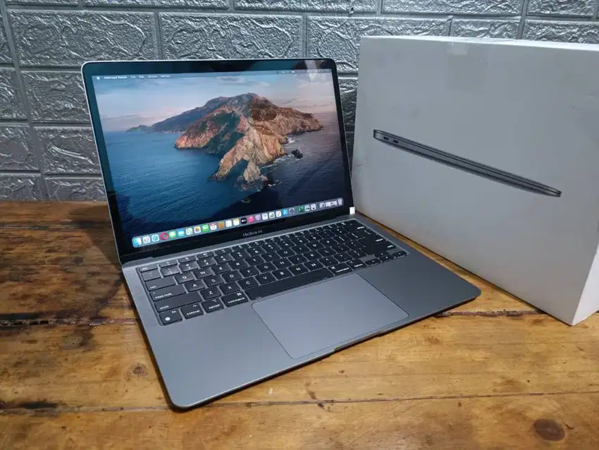 Macbook Air M1 2020 RAM 8GB SSD 256GB ibox Garansi