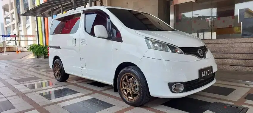 Nissan Evalia 1.5 XV tahun 2013 model hws