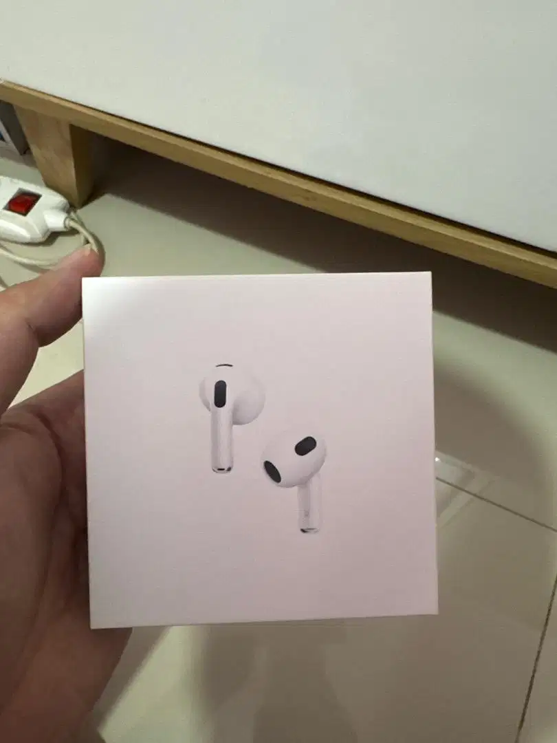 WTS AIRPODS GEN3