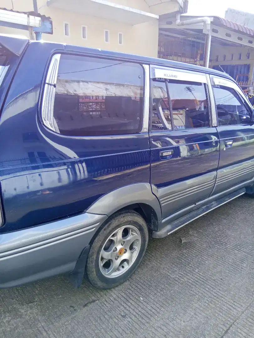 Kijang krista tahun 2000