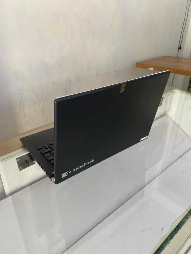 TOSHIBA DYNABOOK G83