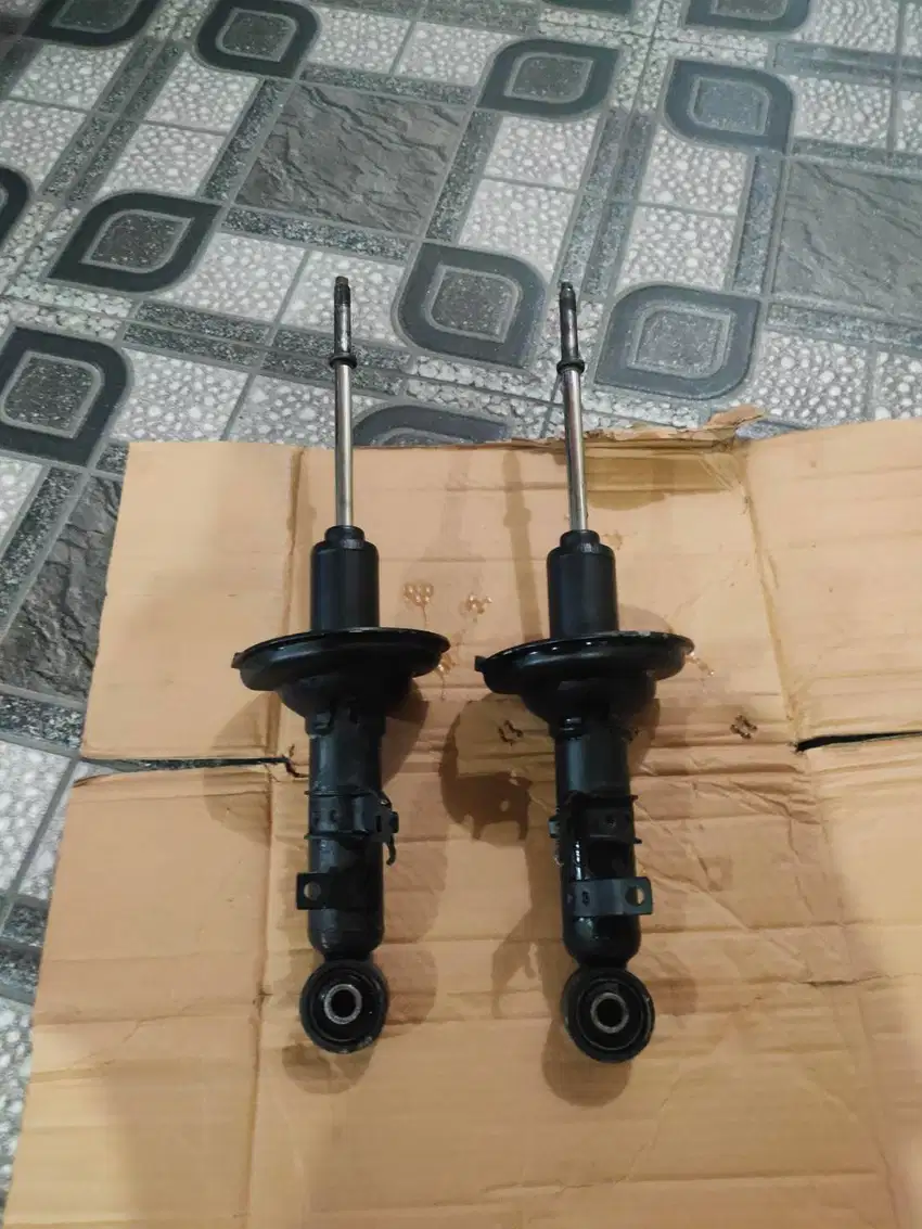 KYB Shockbreaker Shock Breaker Absorber Depan Toyota Kijang Innova