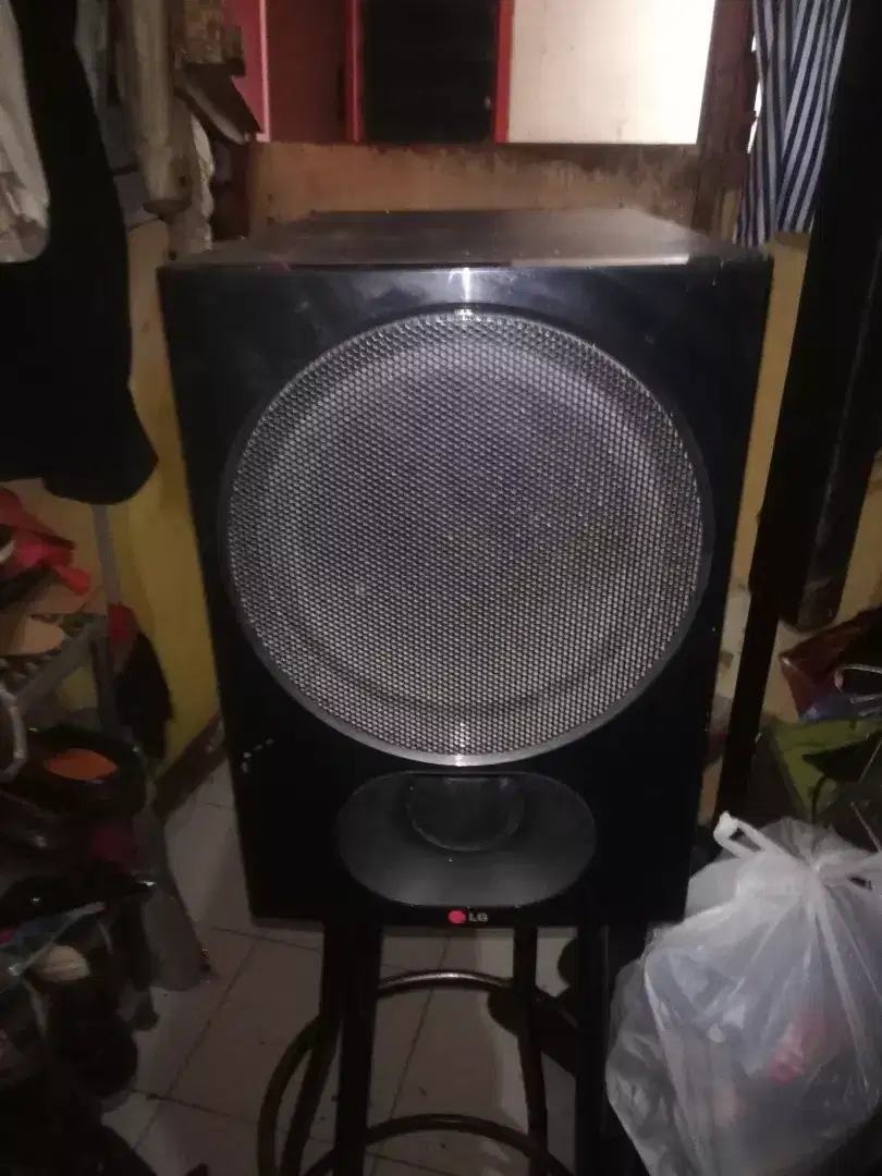 Subwoofer pasif LG