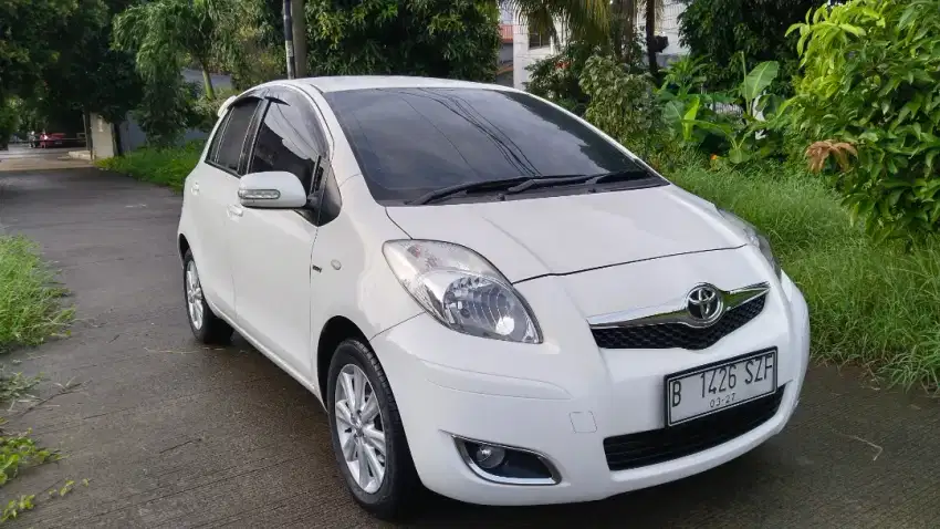 Yaris J Manual 2012