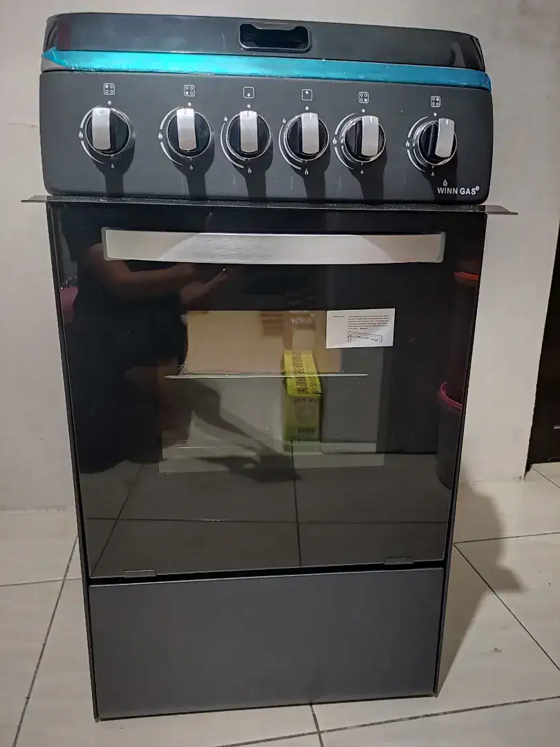 Kompor Freestanding 4 tungku & Oven Winn Gas W 5060 A