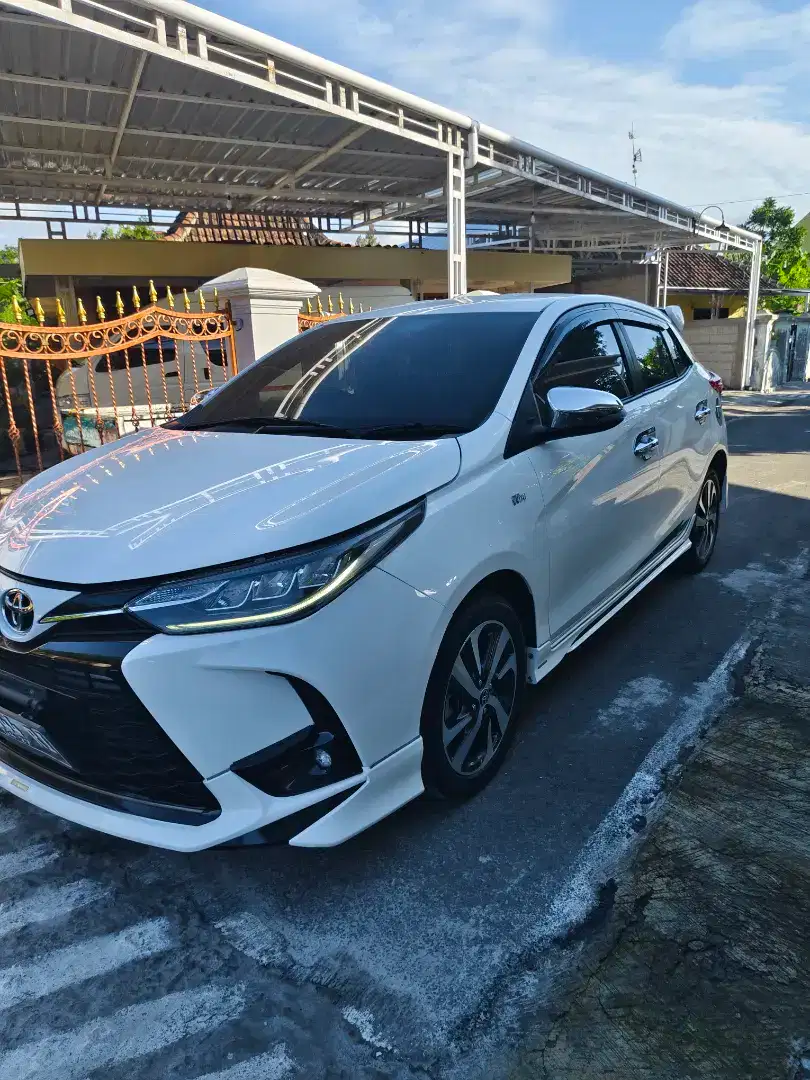 Yaris Gr Sport 2022 putih istimewa