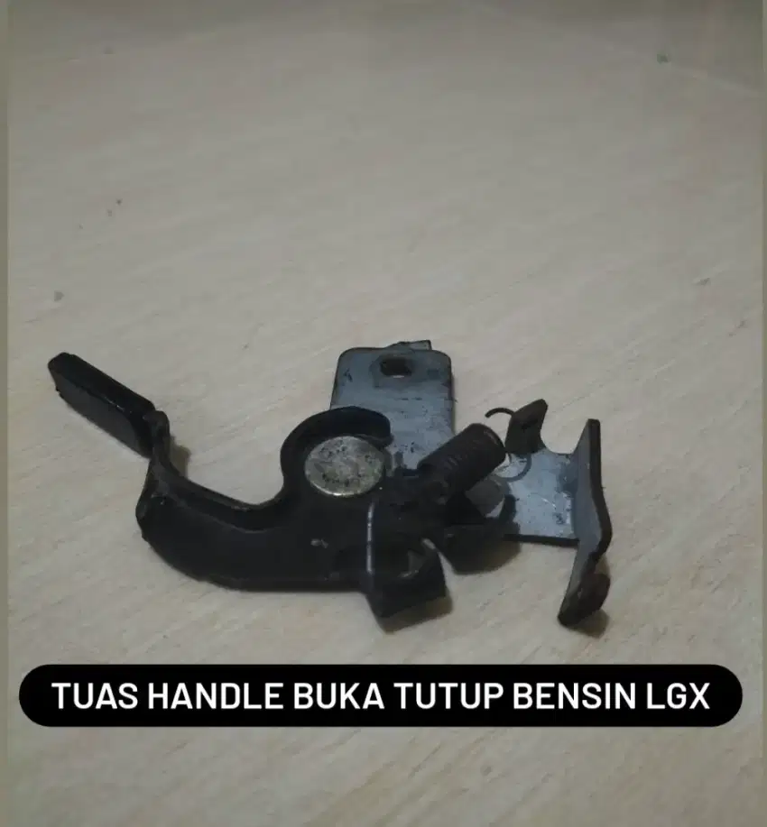 Tuas handle bukaan tutup bensin kijang kapsul