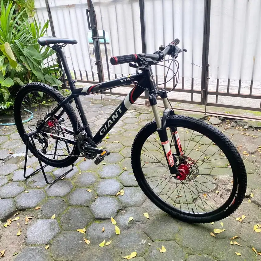 Sepeda GIANT XTC team emboss mtb 26 full upgrade