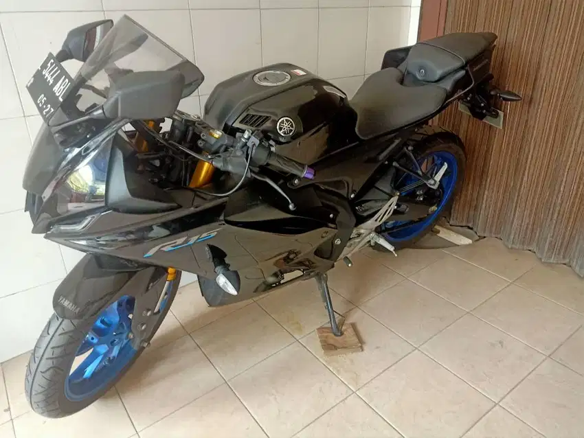 Yamaha all new R15 V4 conected warna hitam tahun 2022
