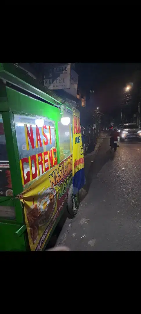 Di jual/di cari juru masak untuk kelola pangkalan nasgor