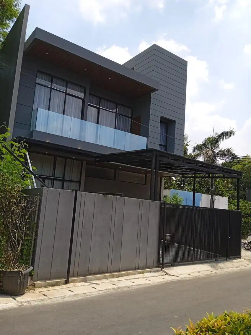 Dijual Rumah 2 Lantai Strategis Nempel Citos