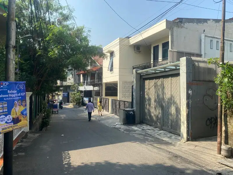 DIJUAL RUMAH KOSTSAN 2.5 LANTAI DI BANGKA JAKARTA SELATAN