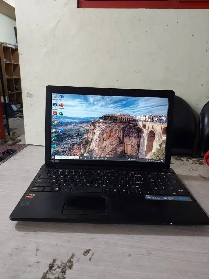 Laptop toshiba C55D-A AMD A6 5200 normal lancar