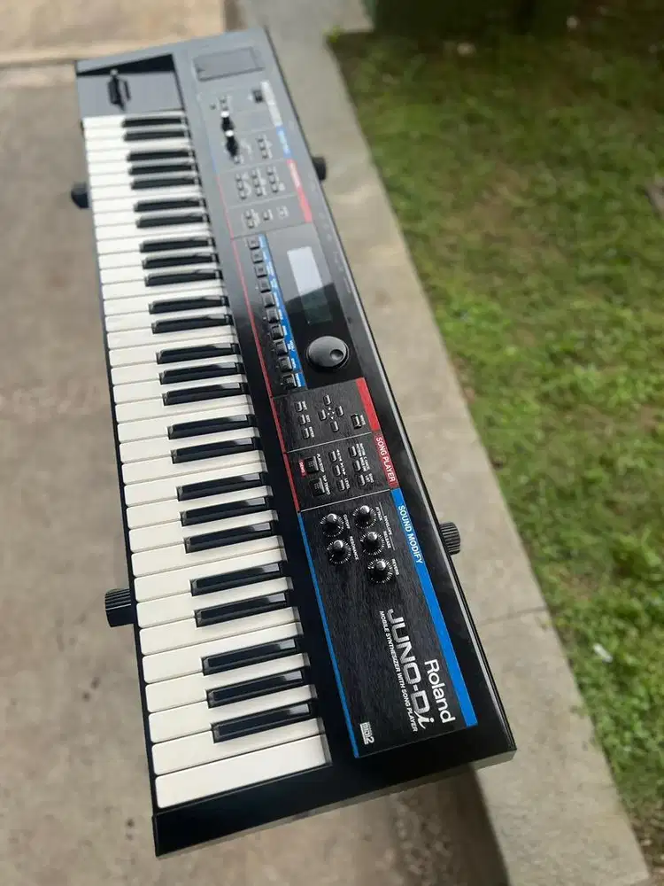 Roland Juno Di + Gigbag