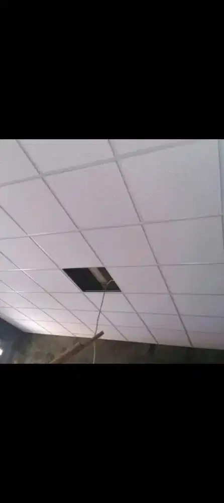 Plafon GYPTILE terpasang
