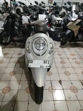 Honda scoopy 110 cc 2023 pemakaian 2024 putih