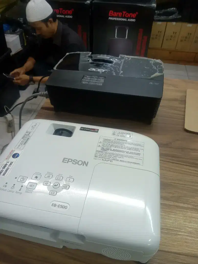 SILAHKAN YANG MAU JUAL PROJECTOR