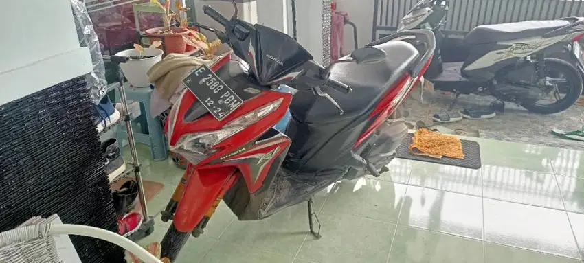 Vario 125 techno merah