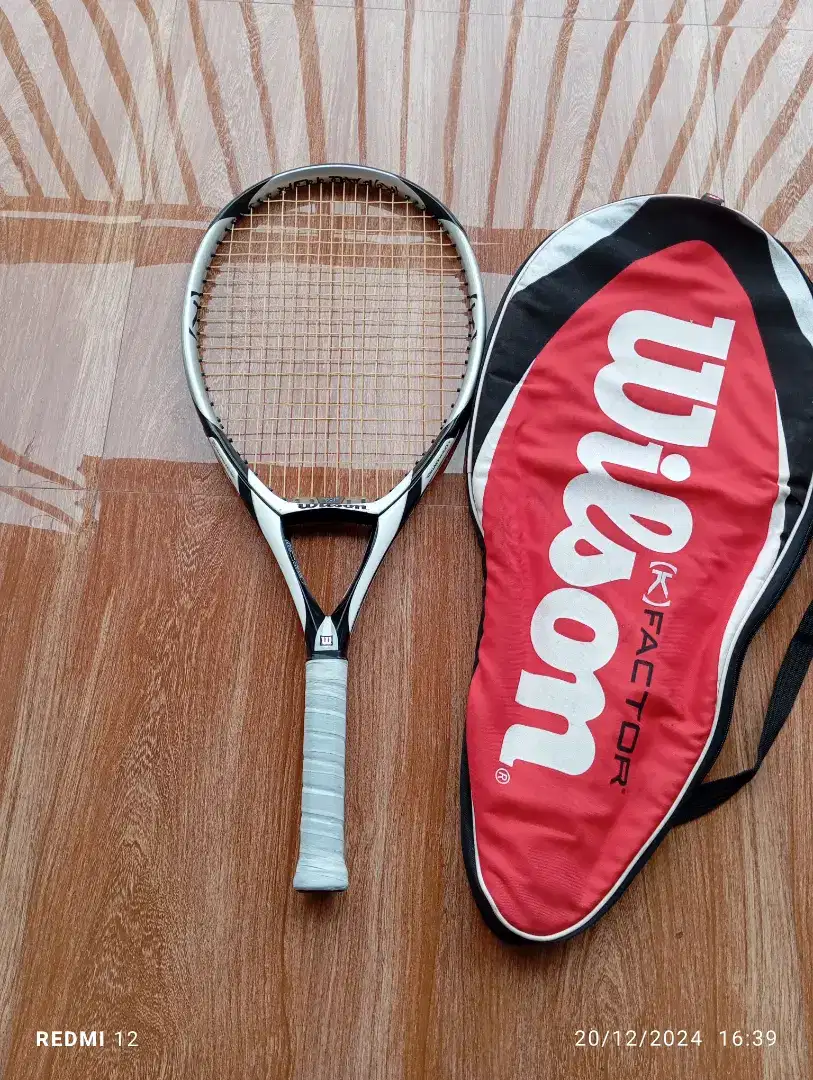 Raket tenis wilson 115 sq