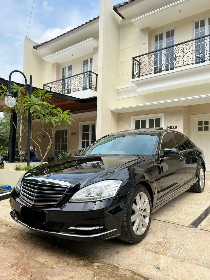 Mercedes benz S300L 2011 Black Hitam S300 2012 s300 2010 long RSE 2 TV